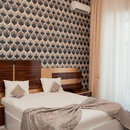 Dionis Baku Hotel Luaran gambar