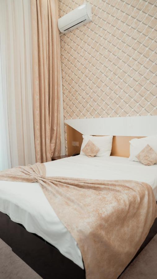Dionis Baku Hotel Luaran gambar